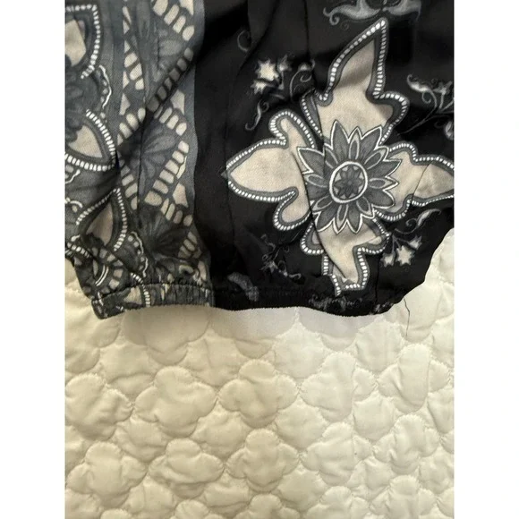 NWOT Lotus and Luna Black and Gray Floral Pants - Picture 7 of 10